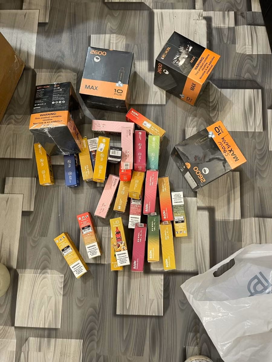 Số thuốc lá điện tử không rõ nguồn gốc xuất xứ. Ảnh: Phan Bá