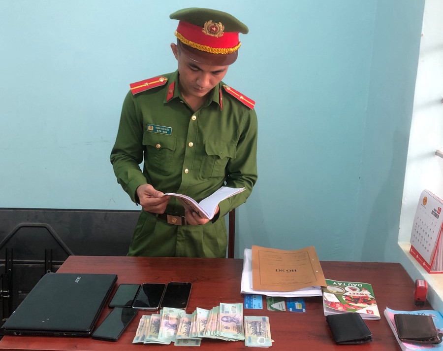 Số tang vật Công an H.Đắk Song thu giữ được. Ảnh: Công an tỉnh Đắk Nông