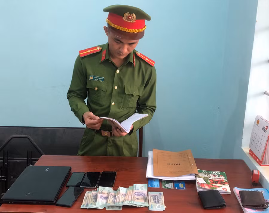 Số tang vật Công an H.Đắk Song thu giữ được. Ảnh: Công an tỉnh Đắk Nông