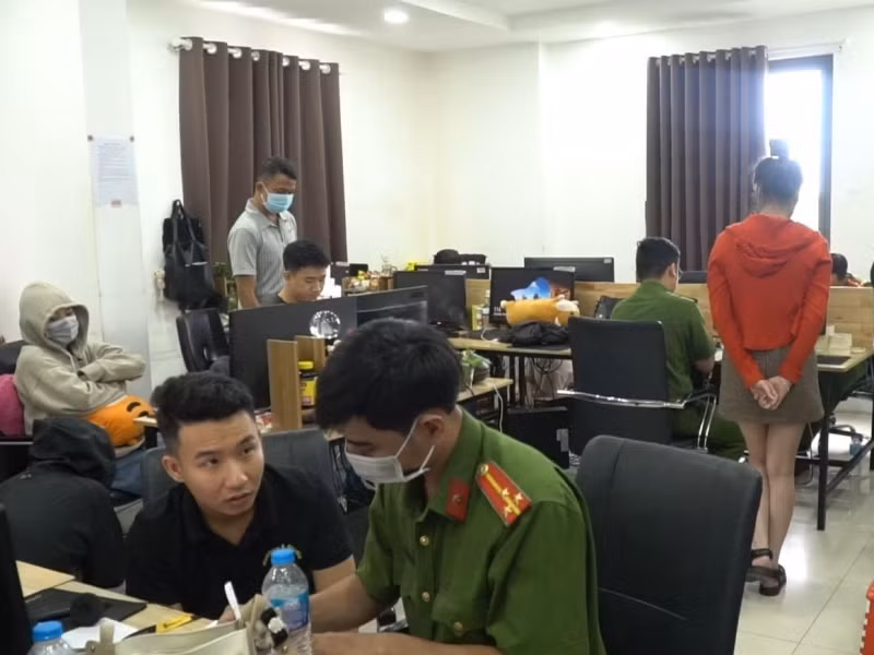 Lực lượng Công an TP HCM kiểm tra hành chính Công ty Luật TNHH Power Law