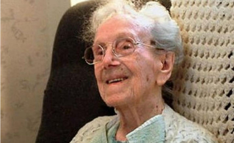 Sarah DeRemer Knauss thọ 119 tuổi 97 ngày. Chỉ cần sống thêm 32 giờ đến năm 2000 thì bà đạt cột mốc không tưởng: “Người sống trong 3 thế kỷ”. Ảnh Amazing.zone.png