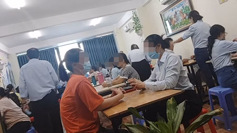 Mỗi ngày tại cơ sở Gold Star có hàng trăm người đến phỏng vấn xin việc nhân viên văn phòng, siêu thị nhưng bị dẫn dắt vào kinh doanh đa cấp. Ảnh: Phan Thu Hoài