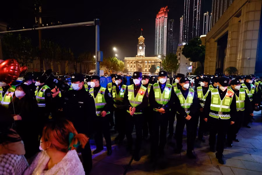 Đón năm mới ở Vũ Hán, Trung Quốc, trong trật tự vì dịch Covid-19. Ảnh: AFP