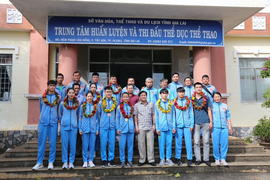 Đoàn VĐV Karate đã xuất sắc đứng thứ 14 trong tổng số 39 đoàn tranh tài. Ảnh: Văn Ngọc