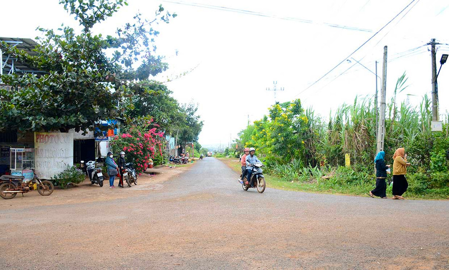 Xã Ia Dreng (huyện Chư Pưh)-một điểm nóng trong vụ biểu tình, gây rối năm 2001 đang chuyển mình với nhiều khởi sắc. Ảnh: Phương Duyên Xã Ia Dreng (huyện Chư Pưh), một điểm nóng trong vụ biểu tình, gây rối năm 2001 đang chuyển mình với nhiều khởi sắc. Ảnh: Phương Duyên