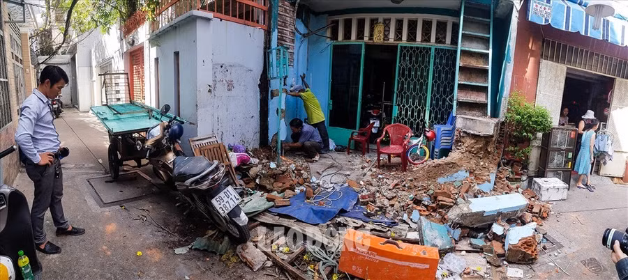 Nhiều hẻm tại TPHCM được mở rộng nhờ người dân tình nguyện hiến đất của mình thành lối đi chung. Ảnh: Anh Nhàn