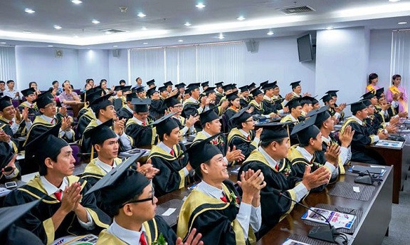  Theo quy chế, Hội đồng họp toàn thể định kỳ 6 tháng một lần, họp chuyên đề, khi cần thiết có thể tổ chức họp đột xuất.