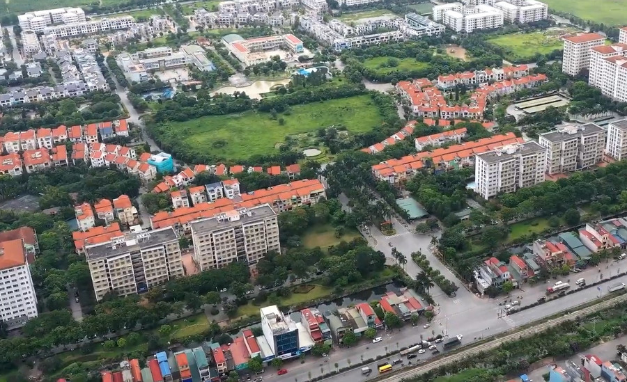 Cử tri huyện Gia Lâm kiến nghị bố trí nhà ở xã hội tập trung để tháo gỡ vướng mắc về việc bố trí nhà ở xã hội cao tầng. Ảnh: TN