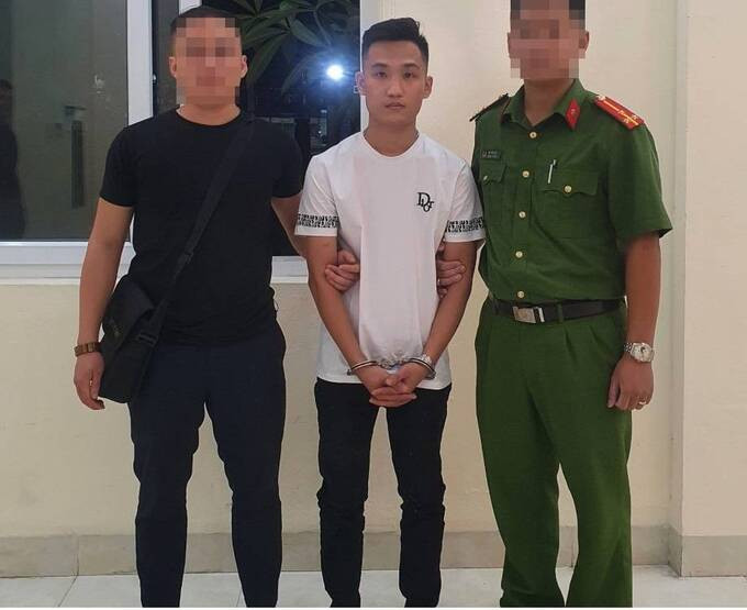 Đoàn Văn Trưởng bị lực lượng công an bắt giữ. Ảnh: C.A Đoàn Văn Trưởng bị lực lượng công an bắt giữ. Ảnh: C.A