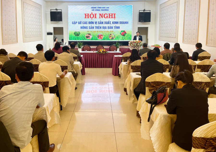 Quang cảnh Hội nghị. Ảnh: Vũ Thảo Quang cảnh Hội nghị gặp gỡ các đơn vị sản xuất, kinh doanh nông sản trên địa bàn tỉnh. Ảnh: Vũ Thảo