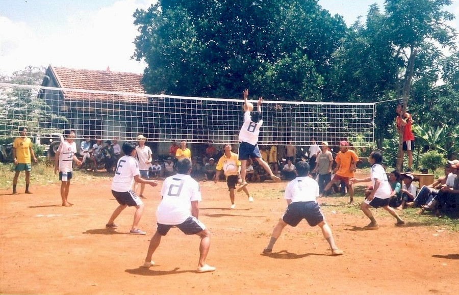 Cùng với củng cố hệ thống chính trị cơ sở, đội ngũ cán bộ tăng cường còn thổi luồng sinh khí mới vào các hoạt động văn hóa văn nghệ, thể dục thể thao tại địa phương (ảnh tư liệu).