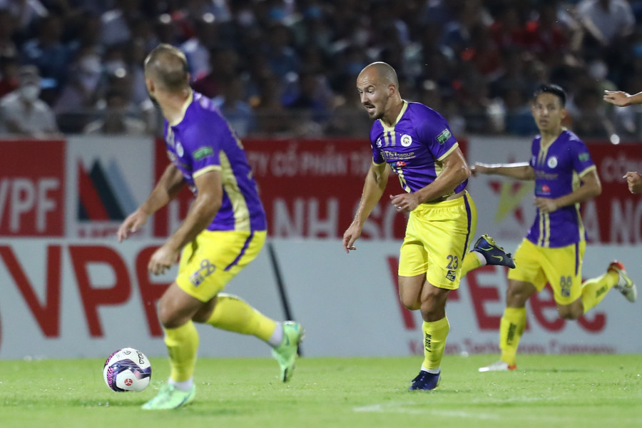 Tiền vệ Tonci Mujan. Ảnh: Đậu Tiến Đạt