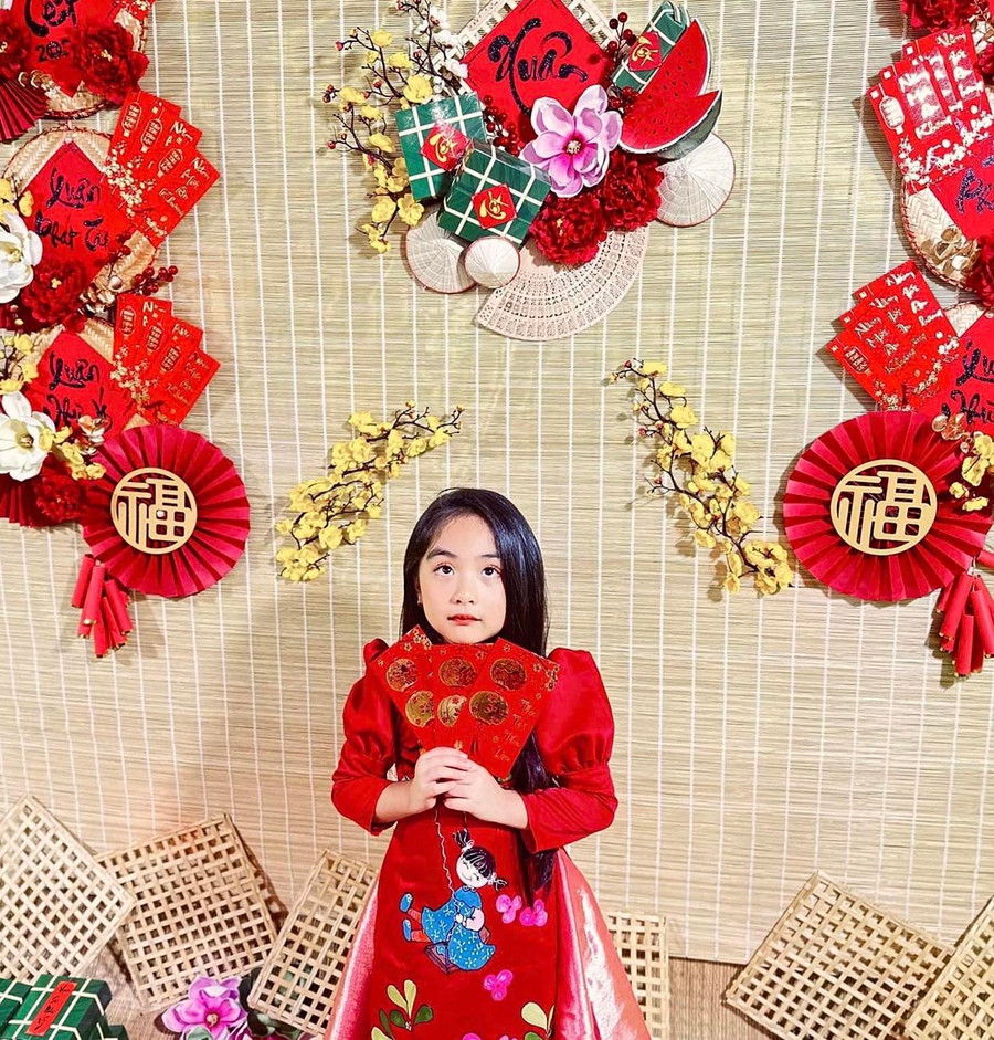 Các tiểu cảnh từ mây, tre đan được khách hàng ưa chuộng. Ảnh: Mai Ka