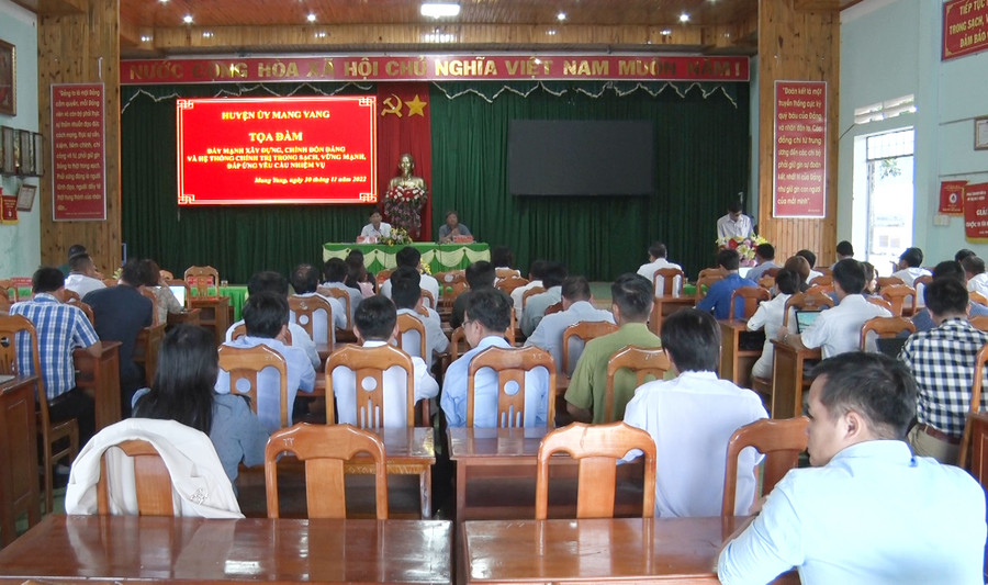 Quang cảnh buổi tọa đàm. Ảnh: Minh Hiển