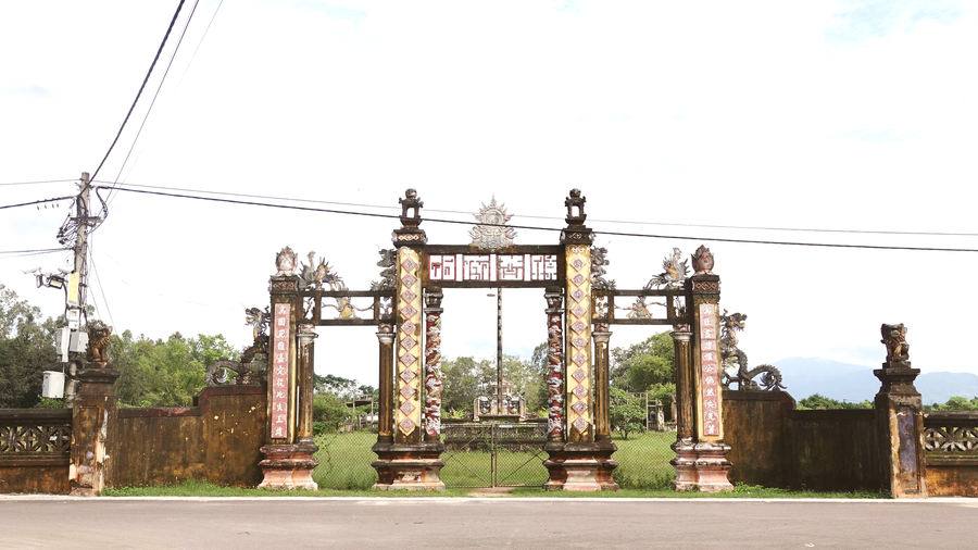 TX.An Nhơn có thành Hoàng Đế (còn gọi là Đồ Bàn) từng là kinh đô của vương triều Champa từ thế kỷ 11-15 và kinh đô của vương triều Tây Sơn thời Nguyễn Nhạc. Ảnh: Hoàng Trọng TX.An Nhơn có thành Hoàng Đế (còn gọi là Đồ Bàn) từng là kinh đô của vương triều Champa từ thế kỷ 11-15 và kinh đô của vương triều Tây Sơn thời Nguyễn Nhạc. Ảnh: Hoàng Trọng