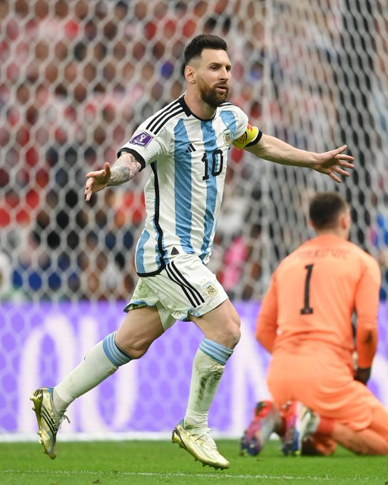 Messi ghi bàn mở tỷ số cho Argentina. Ảnh: FIFA
