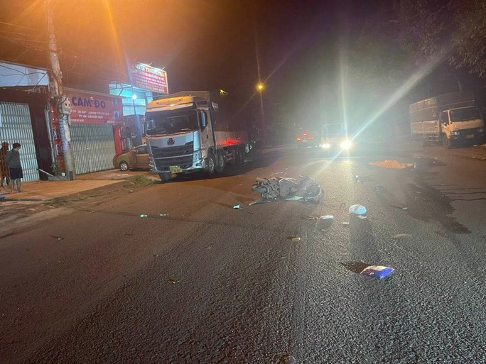 Hiện trường vụ tai nạn giao thông khiến 2 người thương vong.