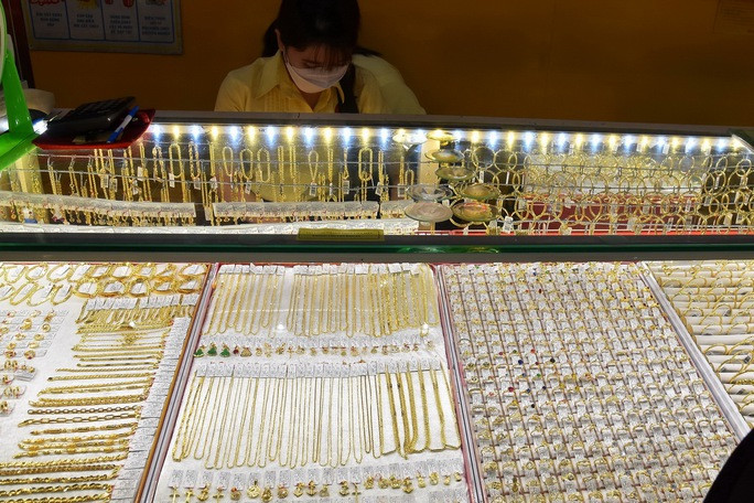 Giá vàng hôm nay duy trì ở mức cao đối với vàng SJC