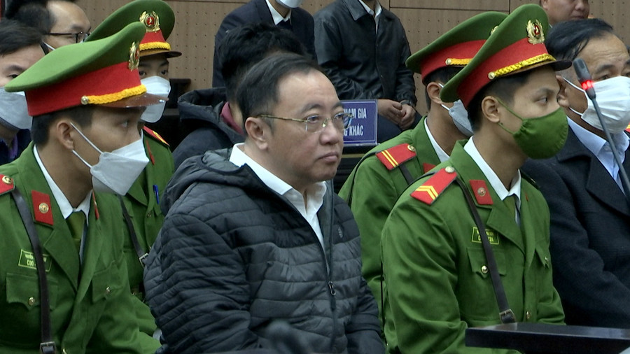 Bị cáo Phan Huy Anh Vũ, cựu Giám đốc BV đa khoa Đồng Nai, cựu Giám đốc Sở Y tế Đồng Nai. Ảnh: Kiến Trần Bị cáo Phan Huy Anh Vũ, cựu Giám đốc BV đa khoa Đồng Nai, cựu Giám đốc Sở Y tế Đồng Nai. Ảnh: Kiến Trần