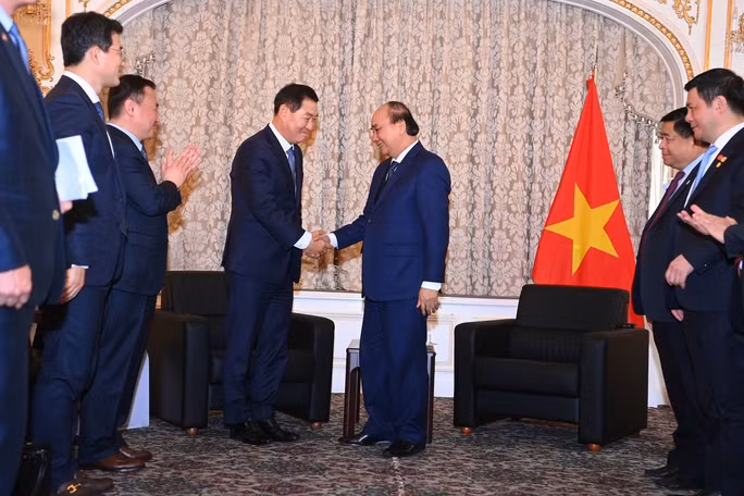 Chủ tịch nước Nguyễn Xuân Phúc tiếp Phó Chủ tịch kiêm Tổng Giám đốc Samsung Electronics Han Jong-hee. Ảnh: Thế Dũng Chủ tịch nước Nguyễn Xuân Phúc tiếp Phó Chủ tịch kiêm Tổng Giám đốc Samsung Electronics Han Jong-hee. Ảnh: Thế Dũng