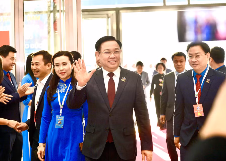 Chủ tịch Quốc hội Vương Đình Huệ đến dự phiên trọng thể Đại hội Đoàn toàn quốc lần thứ XII. Ảnh: Đinh Huy