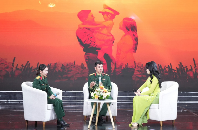 Vợ chồng Thượng úy Ngô Văn Cường chia sẻ hành trình đầy gian nan suốt 8 năm đi tìm con tại chương trình “Hạt mầm khát vọng”.