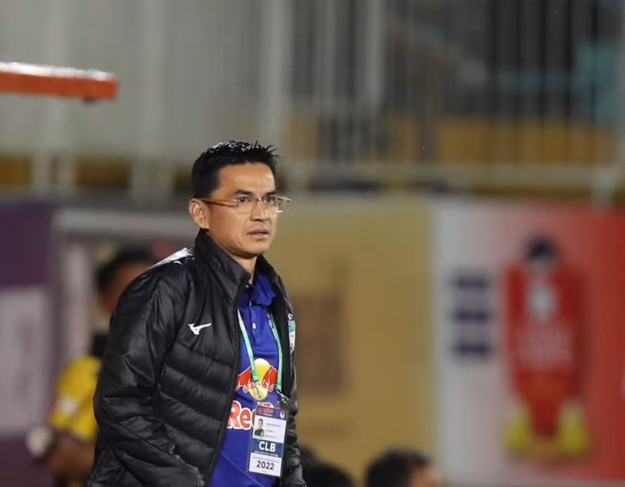 HLV Kiatisak sẽ quy tụ đủ bộ 3 phó tướng thời còn dẫn dắt tuyển Thái Lan. Ảnh: Minh Trần