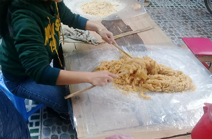 Công đoạn làm mứt khô.