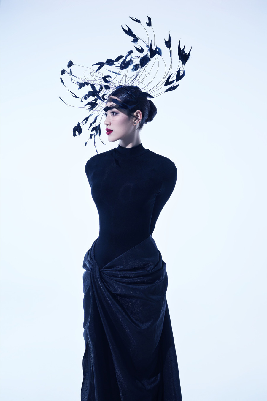 “Tuy rằng nhiệm kỳ của Hà sắp khép lại nhưng Hà vẫn sẽ luôn tiếp tục với sứ mệnh của mình, thực hiện các dự án thiện nguyện và lan tỏa nhiều điều tốt đẹp đến cộng đồng“, Đỗ Thị Hà chia sẻ trước thềm chung kết Hoa hậu Việt Nam 2022. Ảnh: Milor Trần