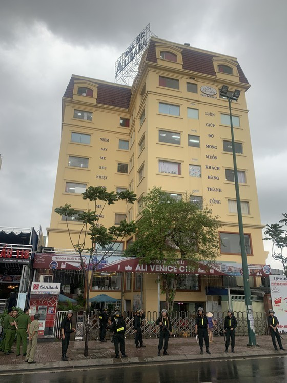 Công an phong tỏa, khám xét Công ty Alibaba Công an phong tỏa, khám xét Công ty Alibaba