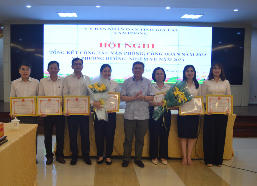 19 cá nhân nhận danh hiệu 