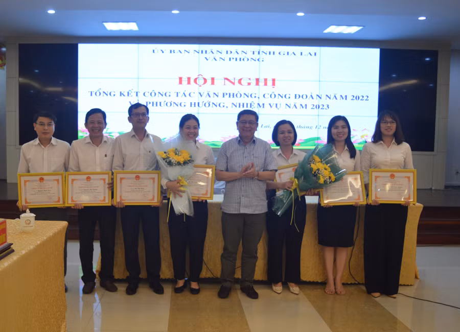 19 cá nhân nhận danh hiệu 