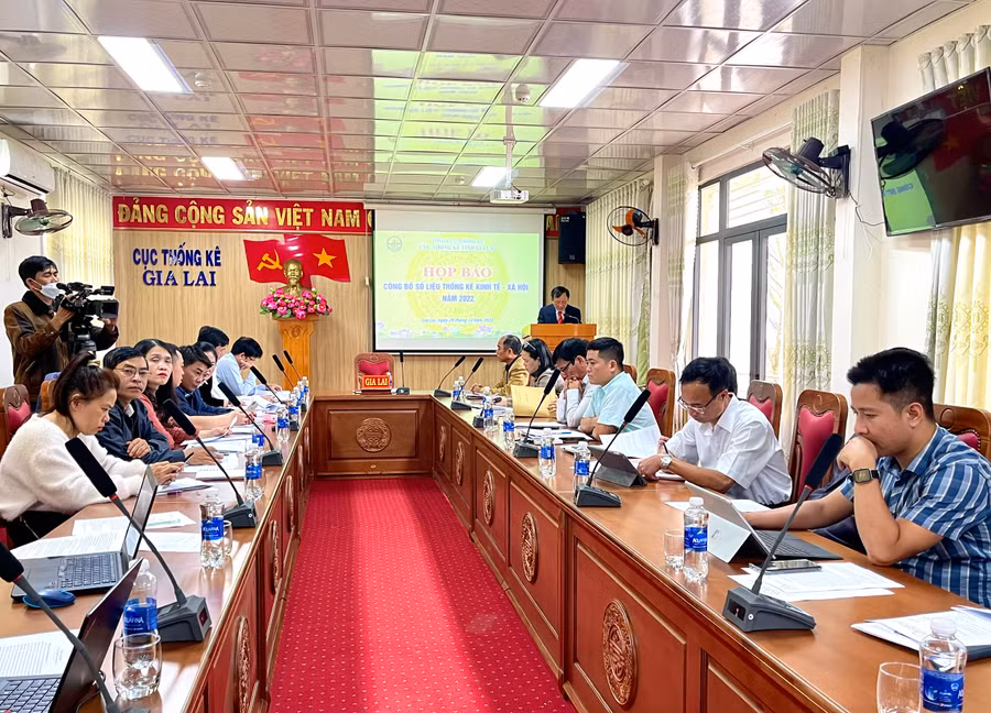 Quang cảnh buổi họp báo công bố số liệu thống kê kinh tế-xã hội của tỉnh Gia Lai năm 2022