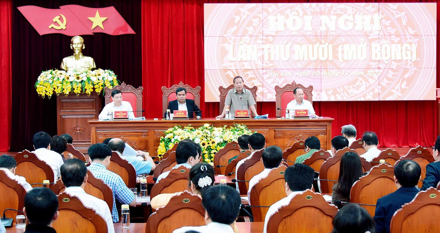  Quang cảnh Hội nghị lần thứ 10 (mở rộng) Ban Chấp hành Đảng bộ tỉnh khóa XVI. Ảnh: Đức Thụy