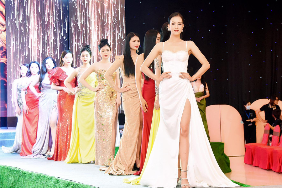 Vòng bán kết diễn ra vào tối 26-12 với sự góp mặt của 29 thí sinh. Ảnh: Đức Thụy