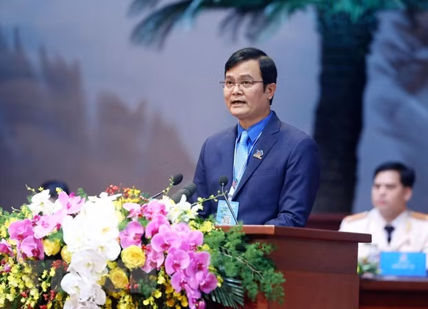 Anh Bùi Quang Huy, Ủy viên dự khuyết Ban chấp hành Trung ương Đảng, Bí thư Thứ nhất Trung ương Đoàn trình bày báo cáo tại đại hội. Ảnh: Phạm Kiên/TTXVN