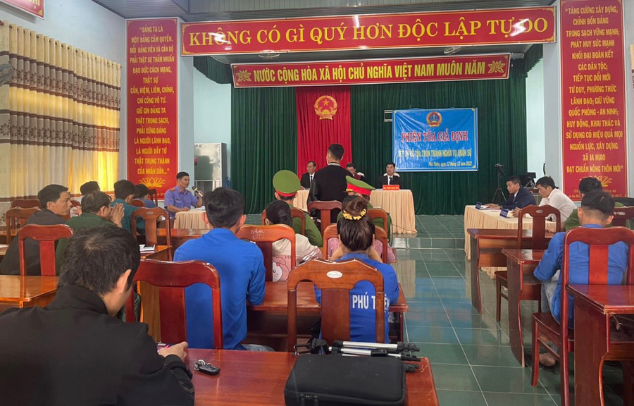 Quang cảnh phiên tòa giả định. Ảnh: Vũ Chi Quang cảnh phiên tòa giả định. Ảnh: Vũ Chi