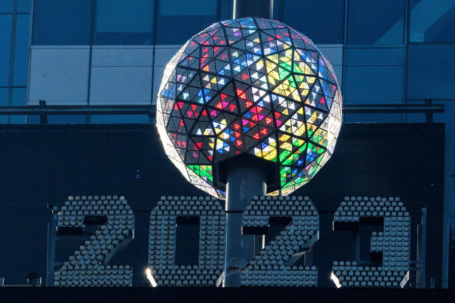 Quả cầu tại Quảng trường Thời đại ở thành phố New York, bang New York (Mỹ) đã được chuẩn bị sẵn sàng cho thời khắc năm mới. Ảnh: Reuters