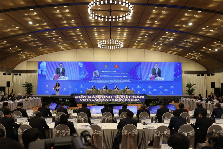  Toàn cảnh Diễn đàn Kinh tế Việt Nam lần thứ 5. Ảnh: Thành Trung