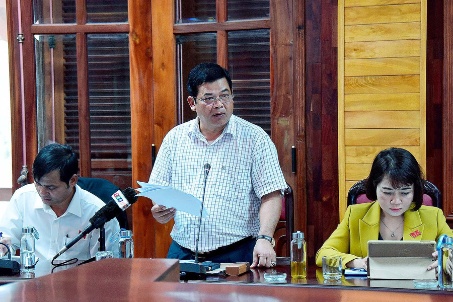 Thiếu tướng Rah Lan Lâm-Giám đốc Công an tỉnh tham gia thảo luận về tình hình tai nạn giao thông diễn biến phức tạp trong thời gian qua. Ảnh: Đức Thụy