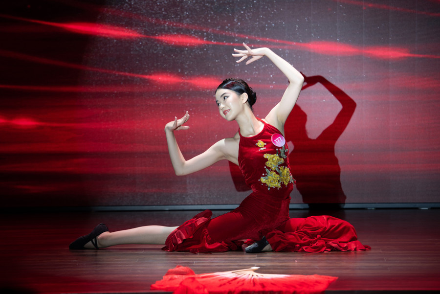 Người đẹp sinh năm 2003 đến từ Bắc Giang được đánh giá là một nhân tố tiềm năng năm nay với vẻ đẹp ngọt ngào và tài năng nổi bật của mình. Trước đó, Hương Giang từng giành danh hiệu Á khôi 1 Duyên dáng Ngoại thương 2022. Ảnh: BTC