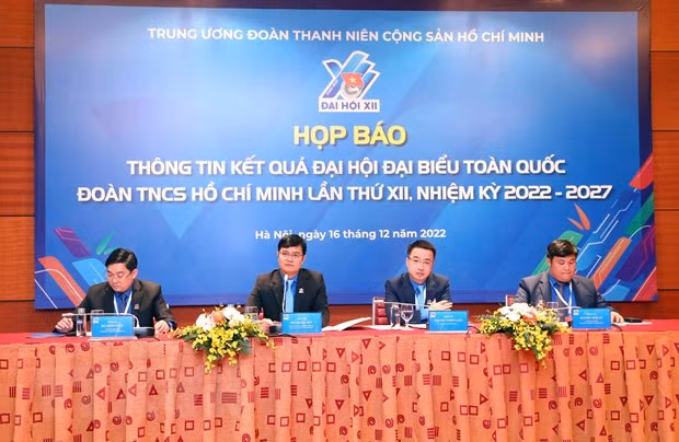 Bí thư thứ nhất Trung ương Đoàn Bùi Quang Huy thông tin tới các cơ quan thông tấn, báo chí về kết quả đại hội. (Ảnh: Phạm Kiên/TTXVN)