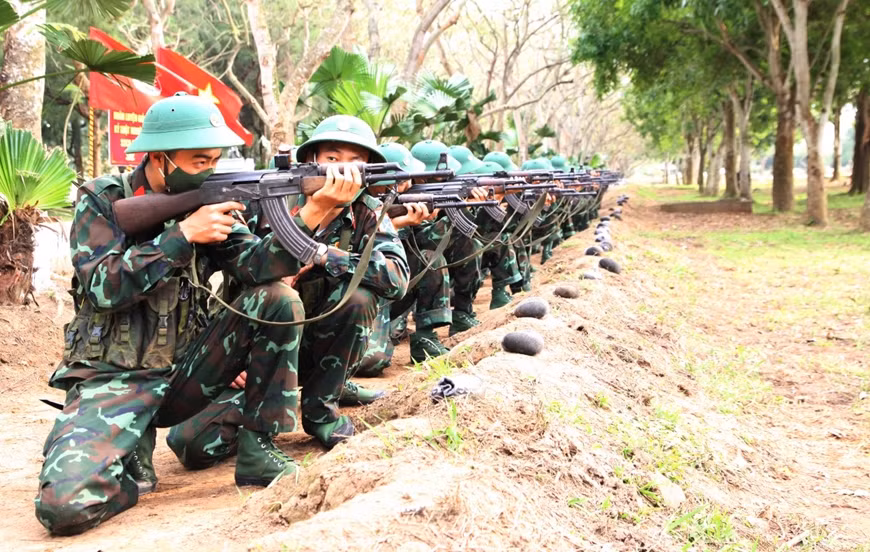  Quy định về trường của cơ quan nhà nước, tổ chức chính trị-xã hội, lực lượng vũ trang nhân dân. Ảnh minh họa