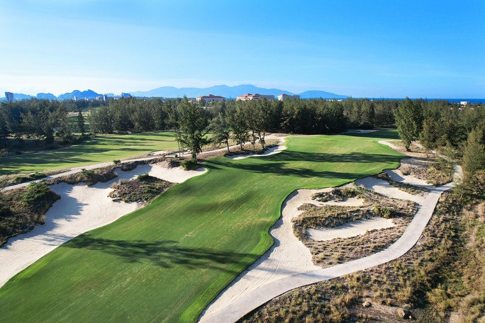 Sân golf BRG có thông báo chính thức từ chối cung cấp dịch vụ cho ông Nguyễn Viết Dũng kể từ ngày 5-12 Sân golf BRG có thông báo chính thức từ chối cung cấp dịch vụ cho ông Nguyễn Viết Dũng kể từ ngày 5-12