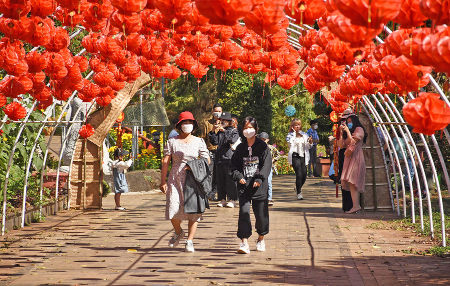 Bảo đảm Tết an toàn, tiết kiệm, vui tươi, lành mạnh. Ảnh: Hà Phương