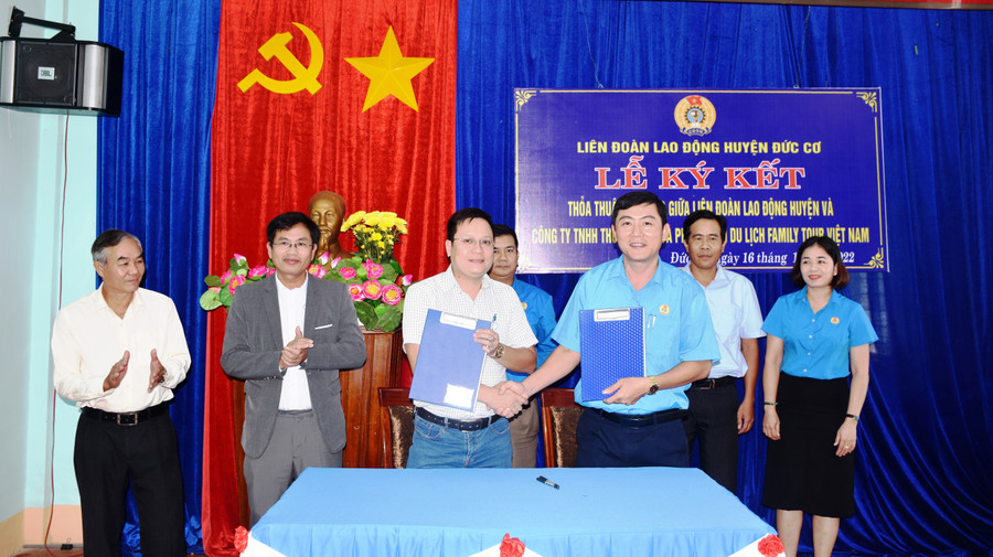 hai bên ký hợp tác hỗ trợ đoàn viên khi đi du lịch