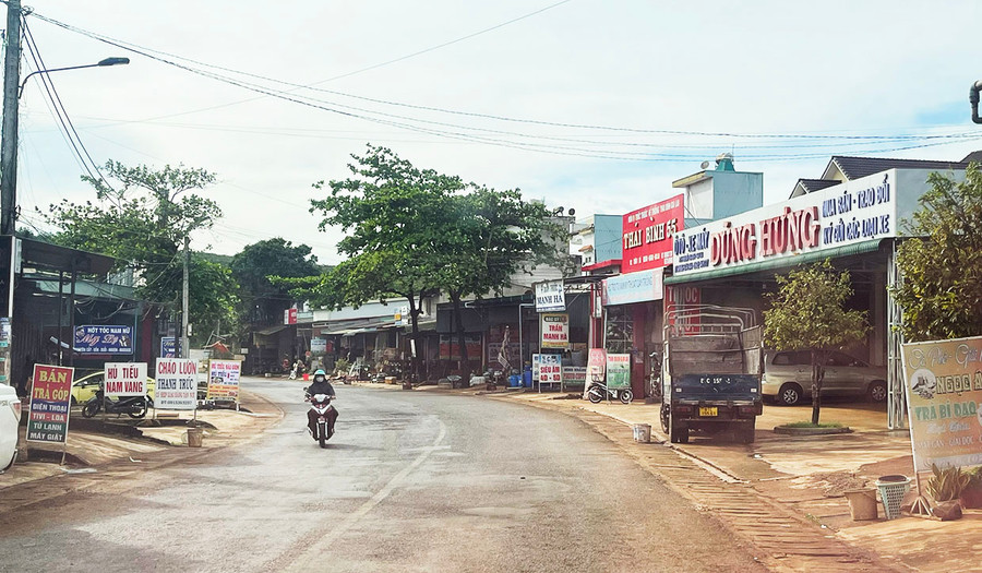 Tỉnh lộ 664 kết nối với quốc lộ 14C và các tuyến đường liên huyện tạo thành hệ thống giao thông liên hoàn với nhiều vùng kinh tế trong tỉnh. Ảnh: Minh Nguyễn Tỉnh lộ 664 kết nối với quốc lộ 14C và các tuyến đường liên huyện tạo thành hệ thống giao thông liên hoàn với nhiều vùng kinh tế trong tỉnh. Ảnh: Minh Nguyễn