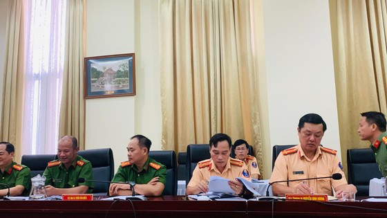 Lãnh đạo Công an TPHCM tại buổi họp báo. Ảnh: CHÍ THẠCH