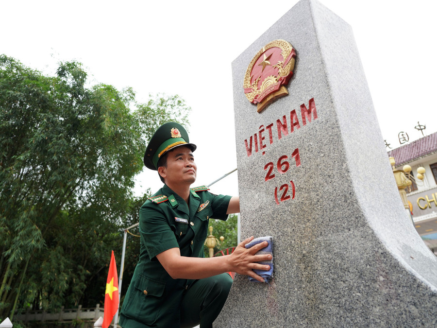 Mốc 261 (2) tại cửa khẩu quốc tế Thanh Thủy, H.Vị Xuyên Mốc 261 (2) tại cửa khẩu quốc tế Thanh Thủy, H.Vị Xuyên