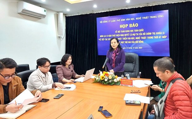 Bà Ngô Phương Lan, Phó Chủ tịch chuyên trách Hội đồng Lý luận, phê bình văn học, nghệ thuật Trung ương phát biểu. (Ảnh: Minh Thu/Vietnam+)